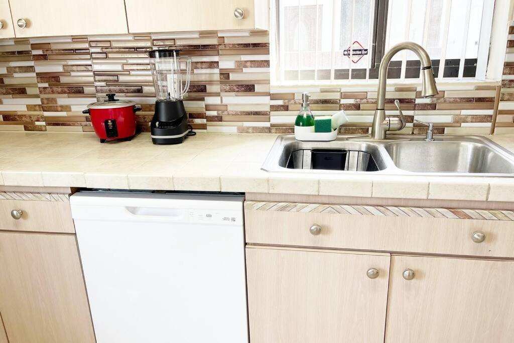 Villa Amazing & Cozy Duplex Near Zoo Miami ! Exterior foto
